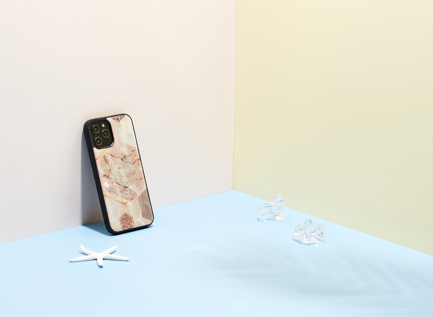 iKins case for Apple iPhone 12/12 Pre pink marble