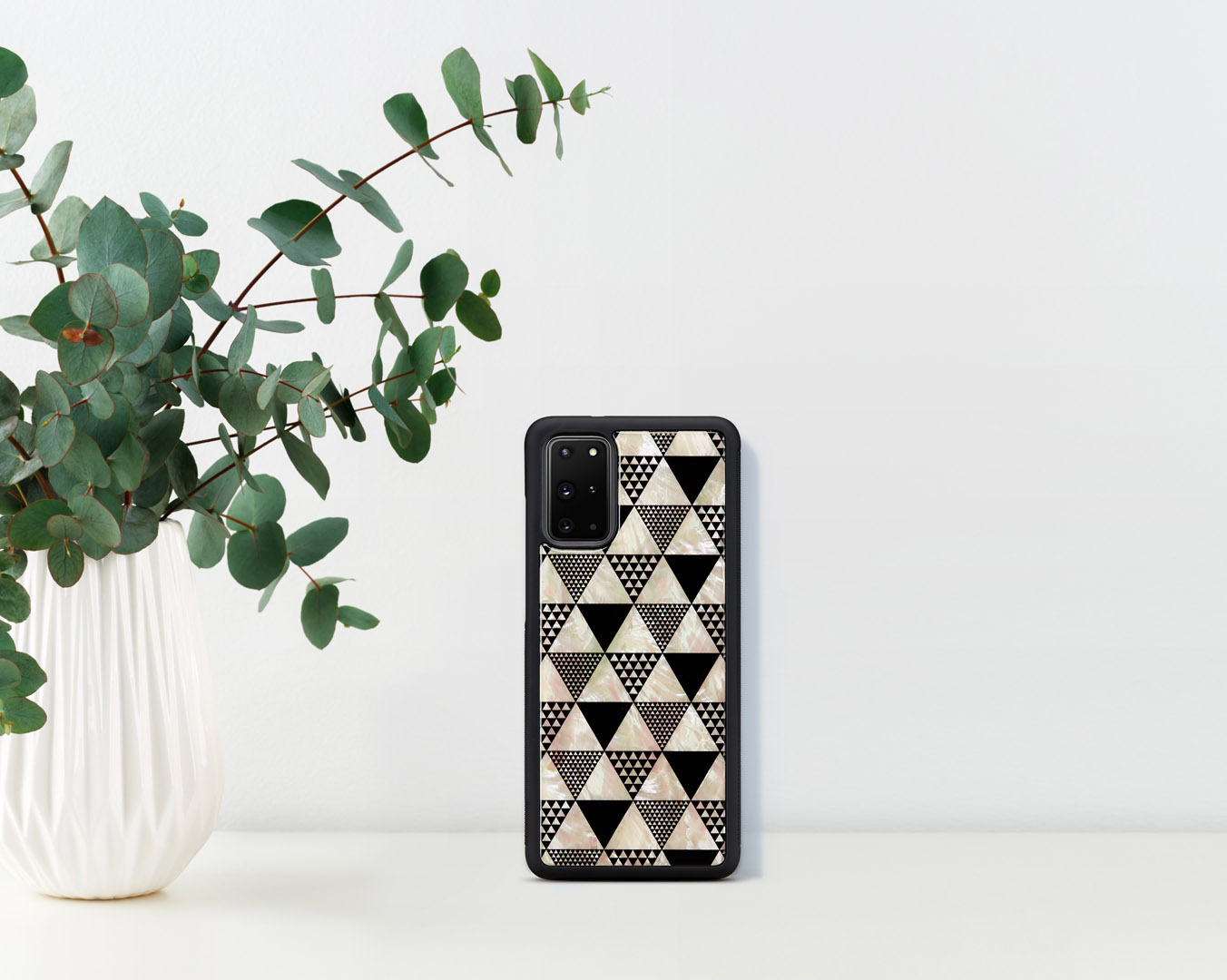 iKins case pre Samsung Galaxy S20+ pyramíd black