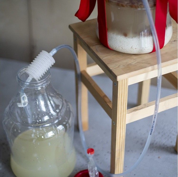 Demižón 20 l PET s postrojom