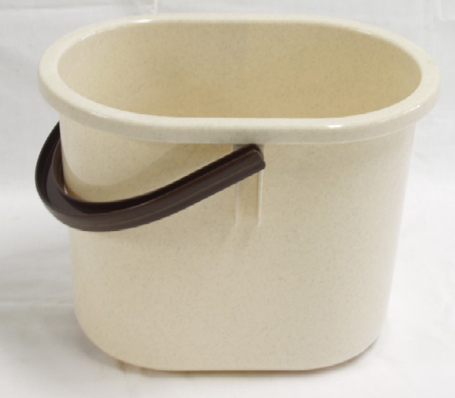 Vedro 6 l oválne plast