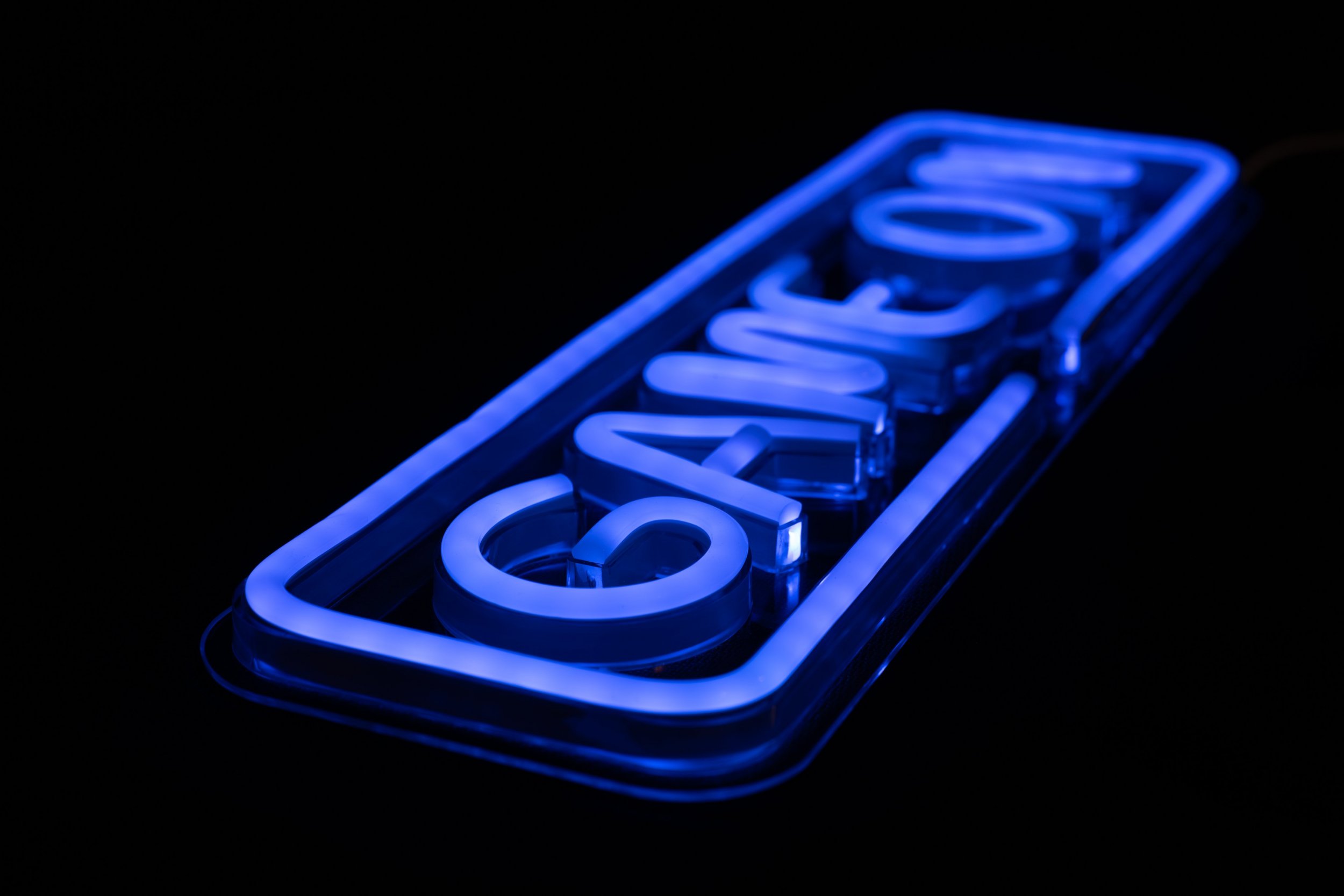 PREYON Neonové herní LED nástěnné světlo GAME ON Blue Eye Bait (PBEB12GO)