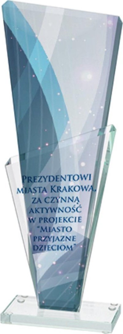 Victoria Sport Glass Trophy s barevným potiskem LuxorJet, gravírováním a výplní barvou