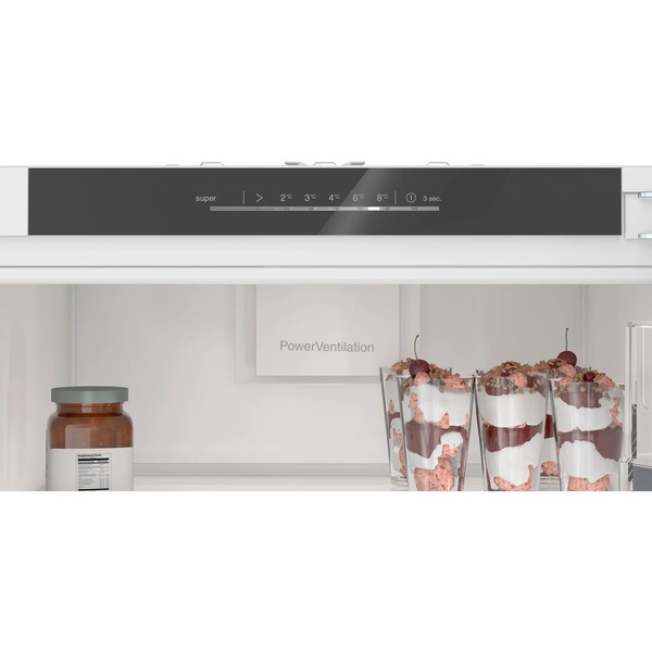 Bosch KIR81ADD0 Series 6, chladnička pro celou místnost