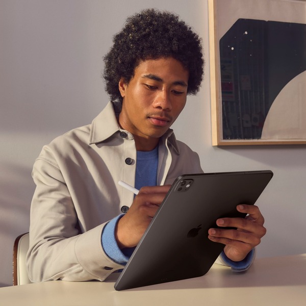 Apple  iPad Pro 13  (1 TB), Tablet PC