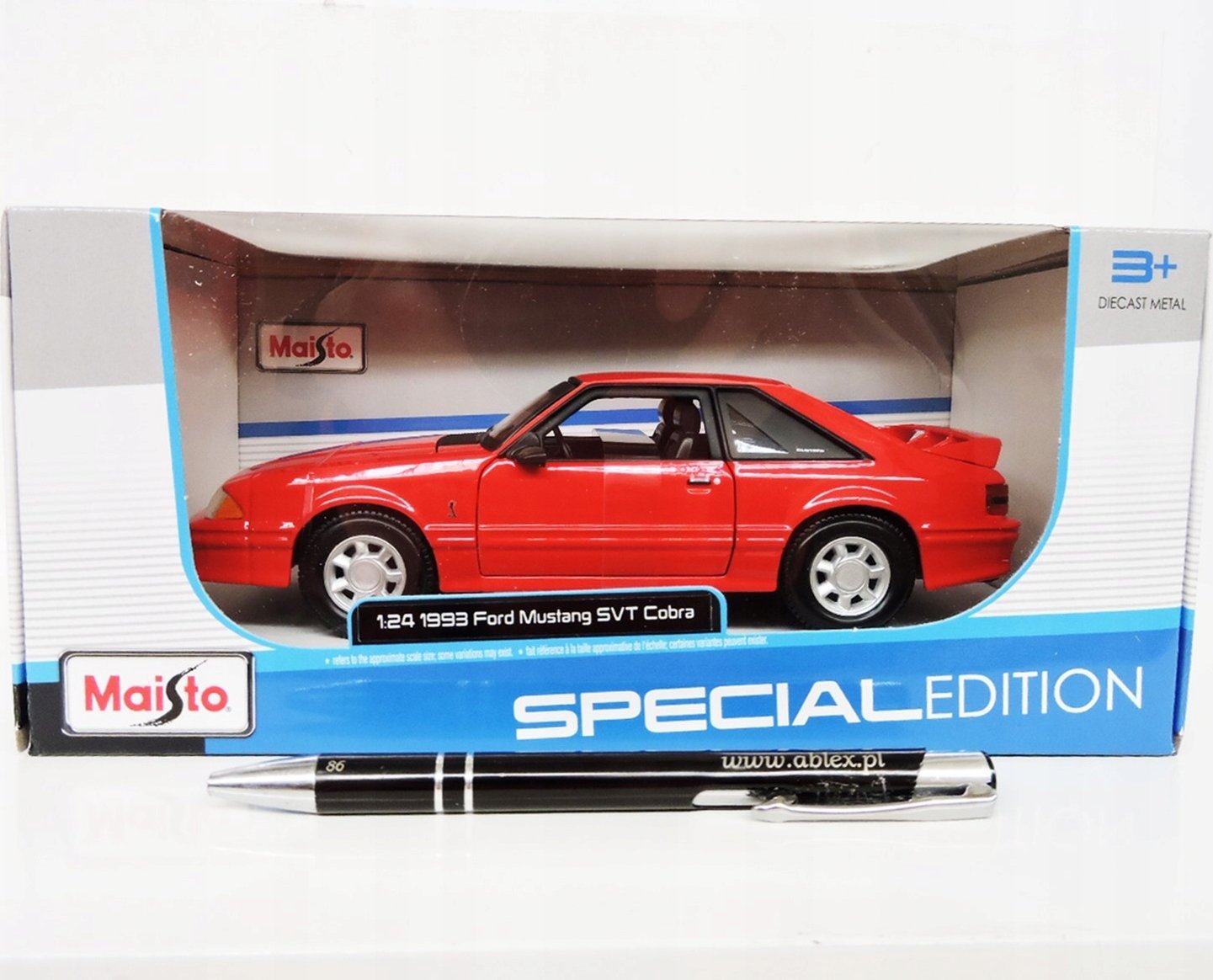 Maisto Model Ford Mustang SVT Cobra 1993 červená 1/24