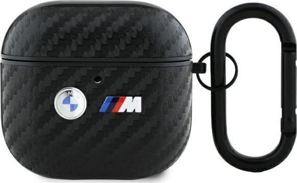 BMW Kryt BMA4WMPUCA2 AirPods 4 černý/černý karbonový s dvojitým kovovým logem