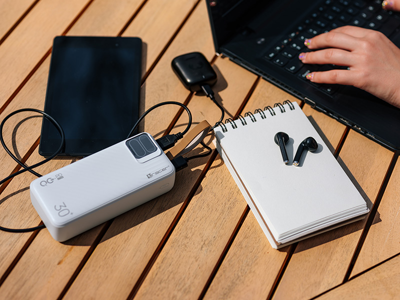 Power banka TRACER BLAZE 30000mAh 65WWH