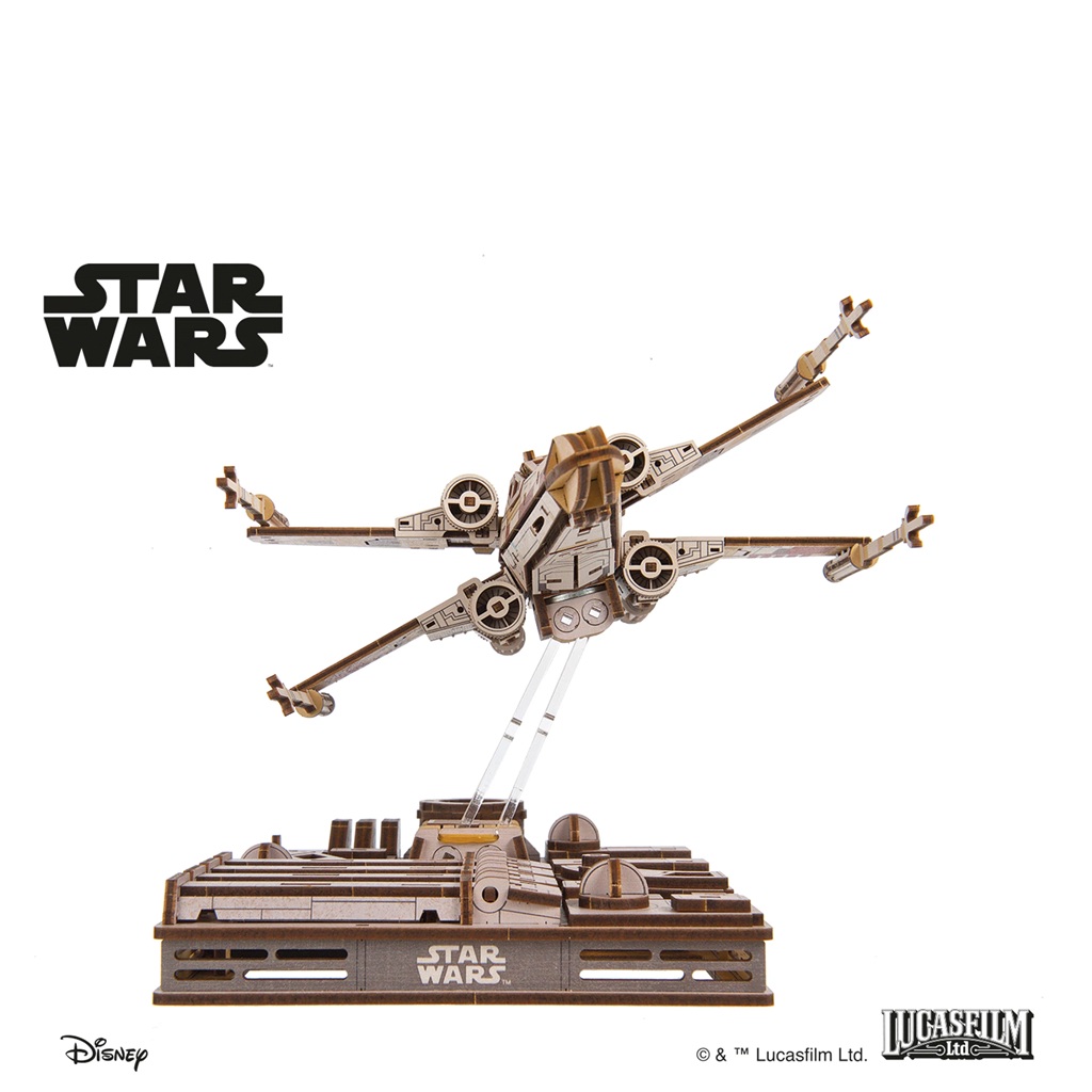 Ugears 3D dřevěná mechanická skládačka Star Wars Luke Skywalker X-Wing stíhačka