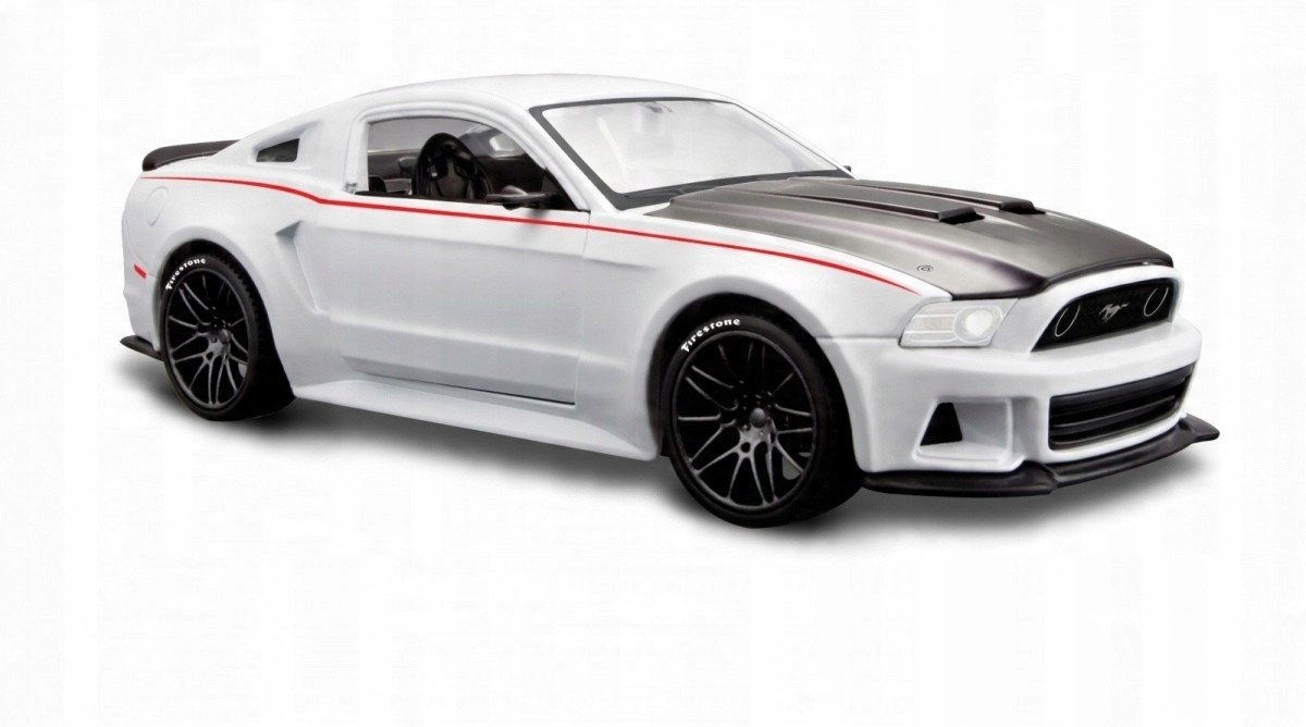 Maisto Ford Mustang Street Racer bílý kompozitní model v měřítku 1:24