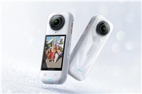 Insta360 X5 akční kamera, bílá, 8K 360° video, triple AI čip, vodotěsnost do 15 m, 6osá stabilizace, 2400 mAh baterie
