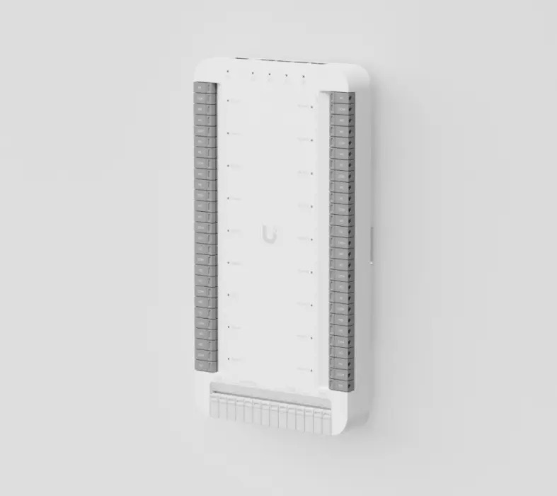 Ubiquiti Elevator Starter Kit - Výtahová sada, 1x rozbočovač, 1x čtečka G2, 2x PoE extender, 10x přístupová karta
