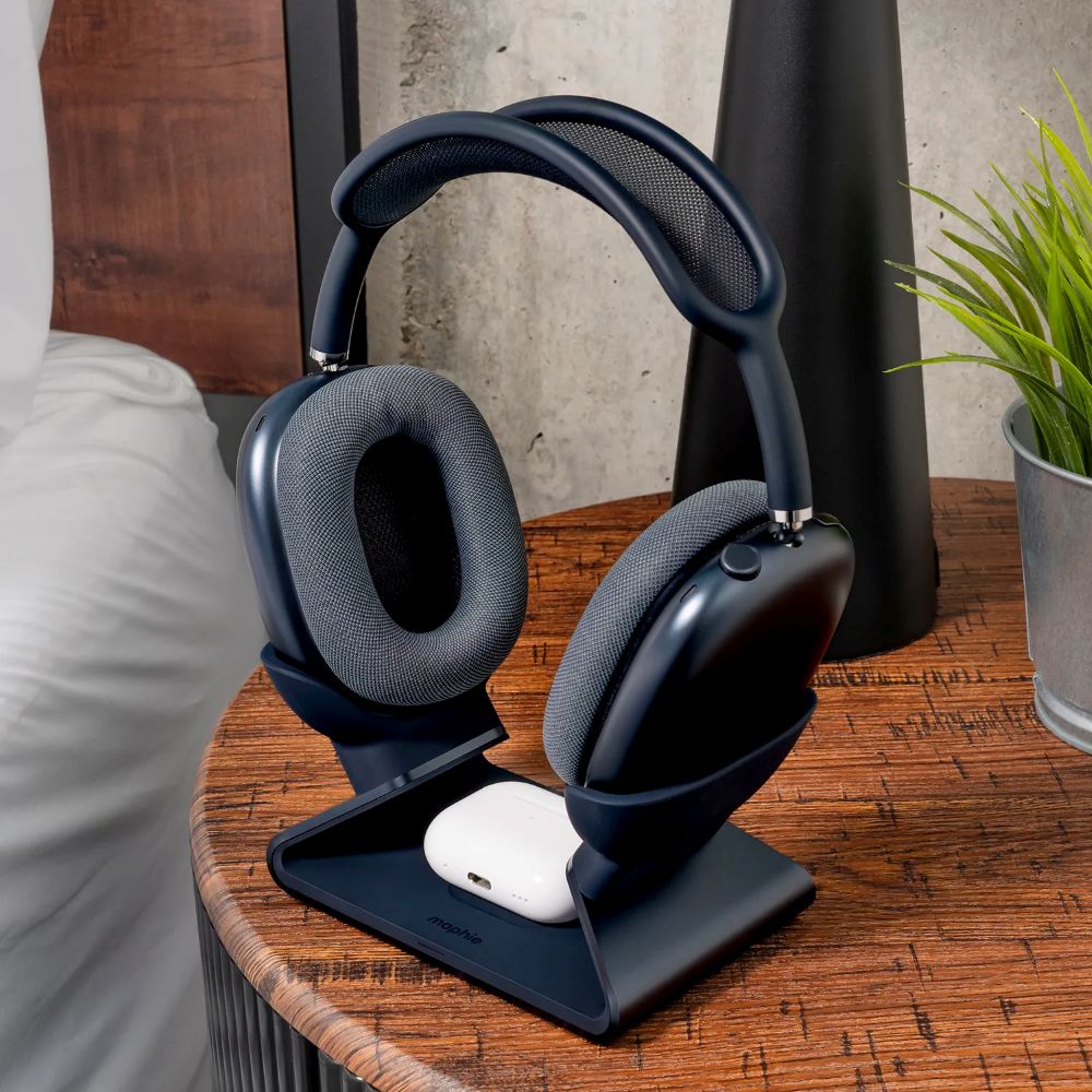 Zagg International Nabíjecí stojánek Mophie AirPods Max - nabíjecí stojánek pro AirPods Max a AirPods / AirPods Pro / zařízení kompatibilní s Qi