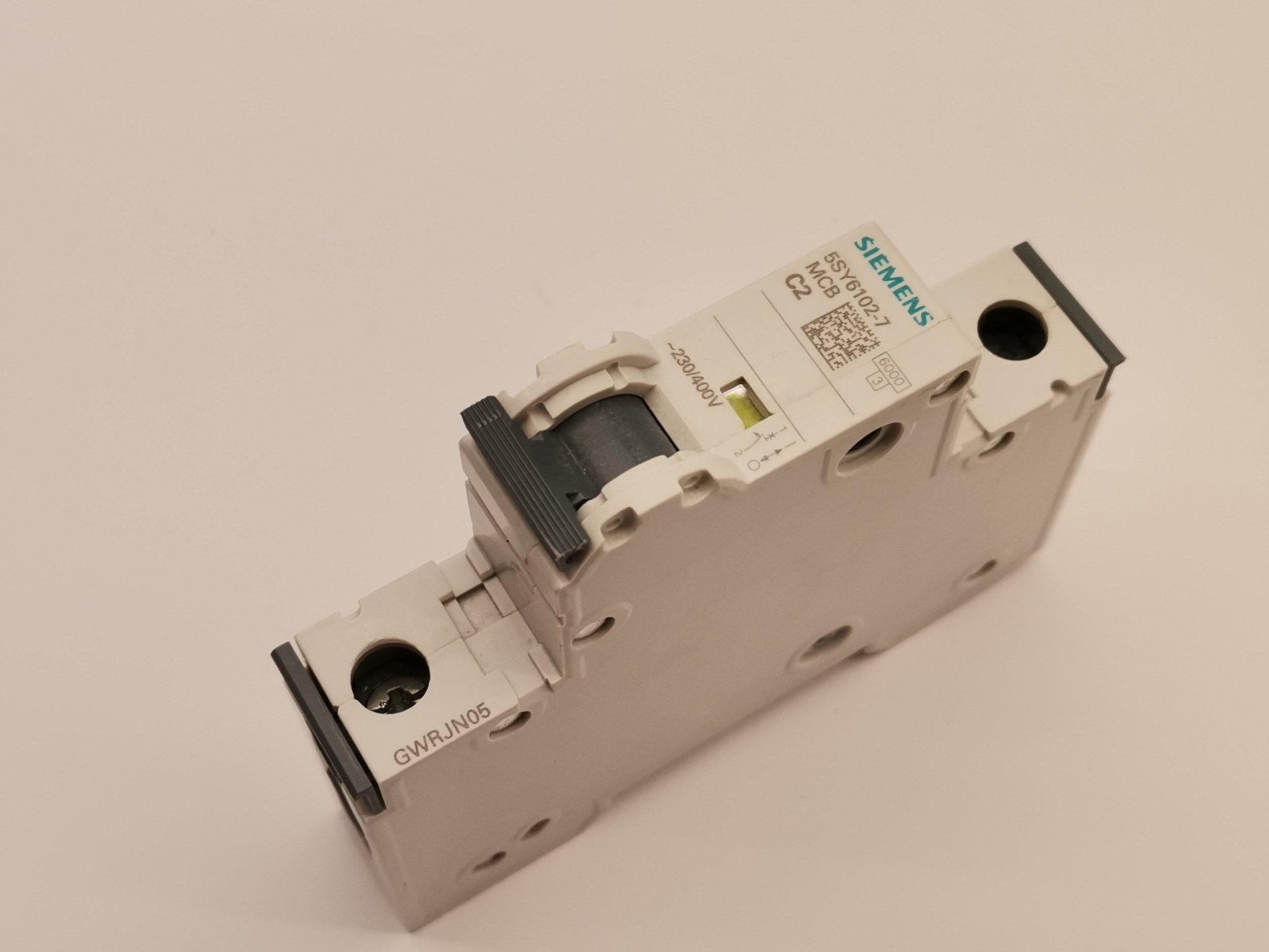 Siemens Jistič 1P C 2A 6kA AC 5SY6102-7
