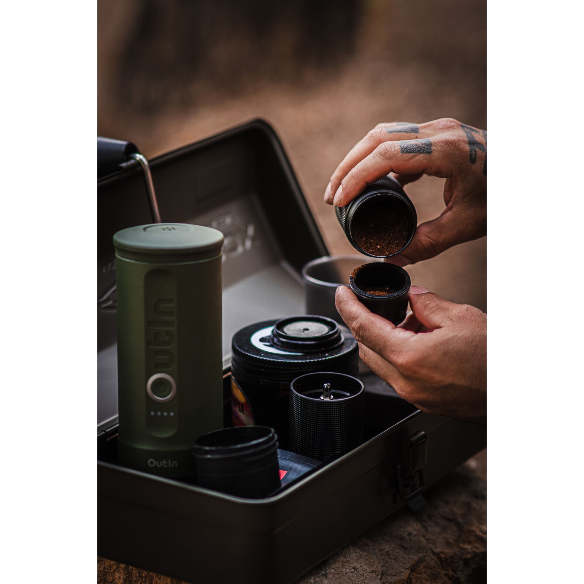 Outin - Nano Espresso Maker - Forest Green přenosný espresso kávovar