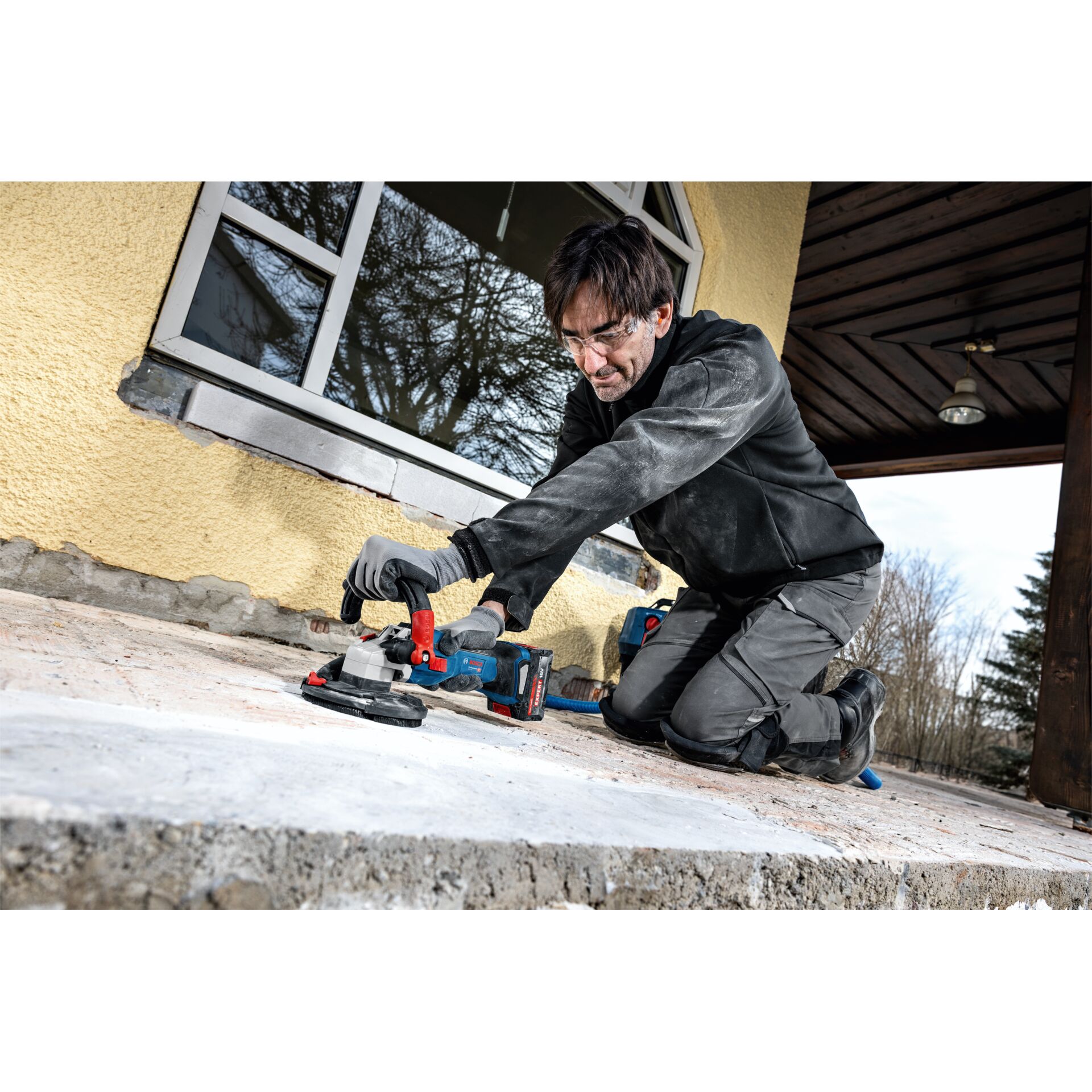 Bosch Powertools Startovací sada EXPERT 18V, 2x EXBA 18V-80/-55 + nabíječka EXAL18V2-320 (černá, 2x Li-ion baterie 5,5 Ah, 2x Li-ion baterie 8 Ah, L-BOXX, AMPShare Alliance)