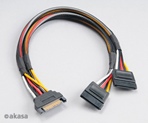 AKASA kabel SATA rozdvojka napájení, 30cm, 2ks v balení